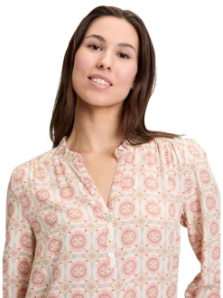 Blouse beige