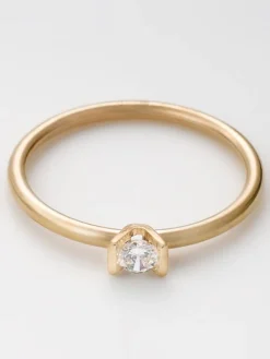 Gouden ring "Morgan" met edelsteen