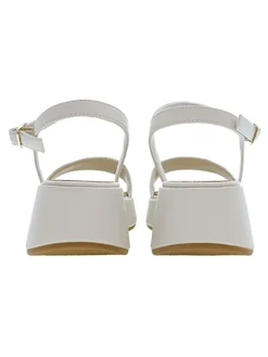 Sleehaksandalen crème