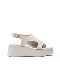Sleehakteensandalen beige