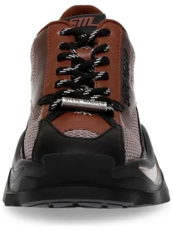 Sneakers bruin