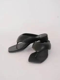 Teenslippers zwart