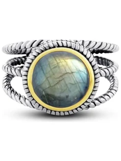 Vergulde ring met edelsteen