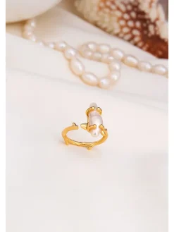 Vergulde ring met parelmoer