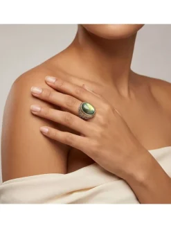 Verzilverde ring met edelsteen