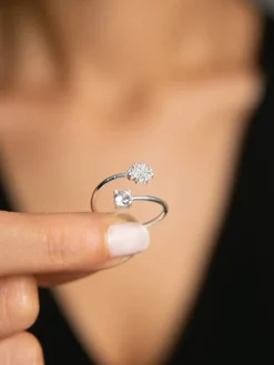 Zilveren ring met edelstenen