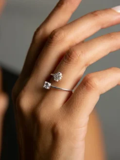 Zilveren ring met edelstenen